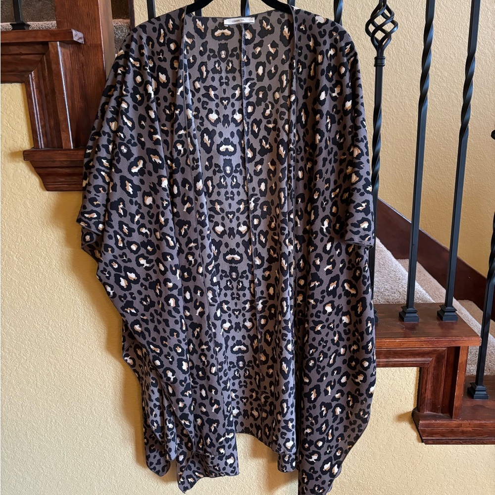 Boutique animal print topper OS